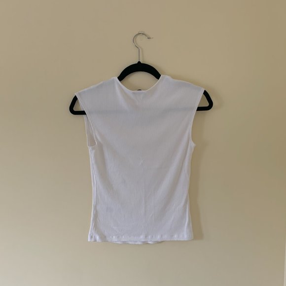 🤍White Mock Neck Tank Top🤍 - Picture 3 of 4